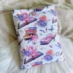 Funda |Libros Morados Fondo Blanco|