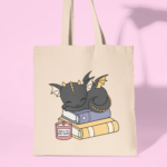 Totebag |Dragon sobre libros|