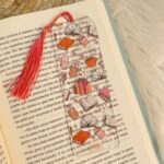 Marcador Acrílico con Borla |Libros abiertos|