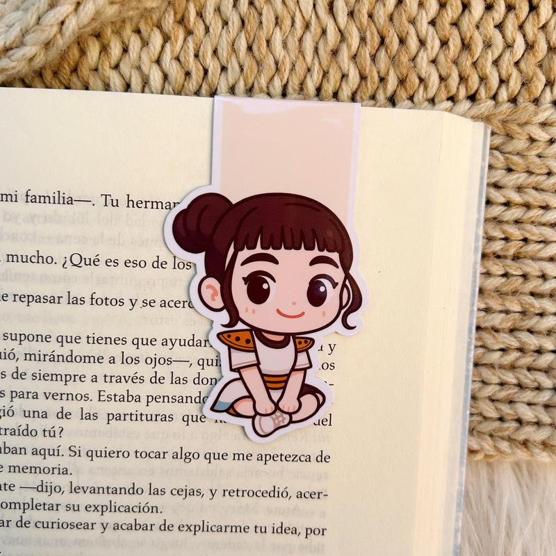 Edited with Afterlight Marcapágina Magnético |Zoey| K-pop Demon Hunters - Imagen 1