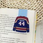 Marcapágina Magnético Off Campus |Camiseta Garret Graham| Exclusivo