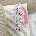 Marcador Acrílico con Borla |Snoopy Rosado|